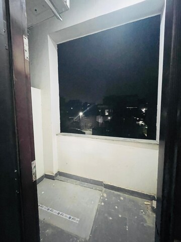 Bathroom in 1 BHK Builder Floor at Sector 51 – for Rent