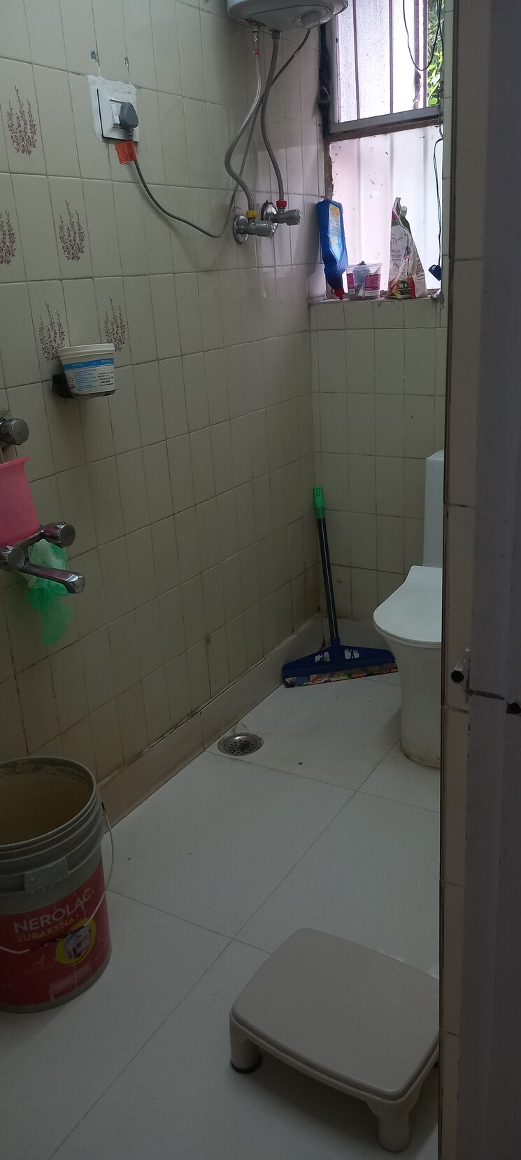 Attached Bathroom, ip extension 1.5 Bedroom 800 Sq.Ft. Apartment In Ip Extension Delhi 9143775
