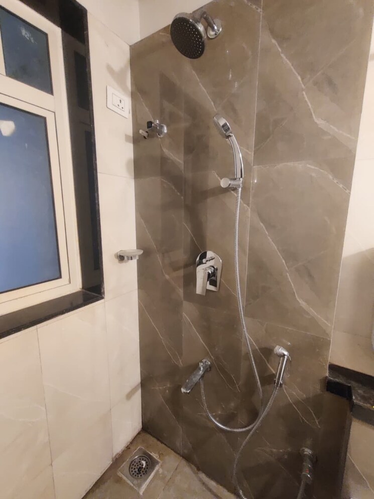 Bathroom, worli 2 Bedroom 700 Sq.Ft. Apartment In Worli Mumbai 9143860