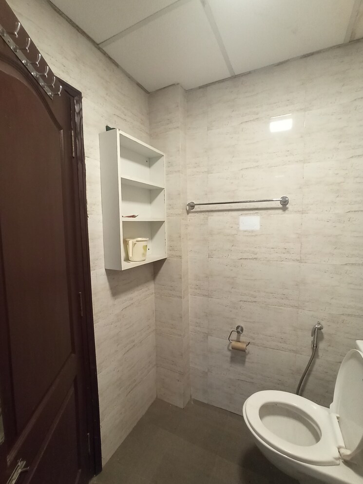 Bathroom, omaxe-new-chandigarh 3.5 Bedroom 2000 Sq.Ft. Builder Floor In North Mullanpur Chandigarh 9143907