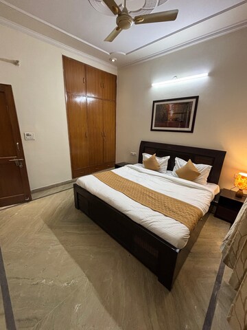 Bedroom in 3 BHK Builder Floor at Sector 46 – for Rent