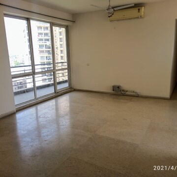 Room in 3 BHK Apartment at Unitech Espace Nirvana Country, Nirvana Country – for Sale
