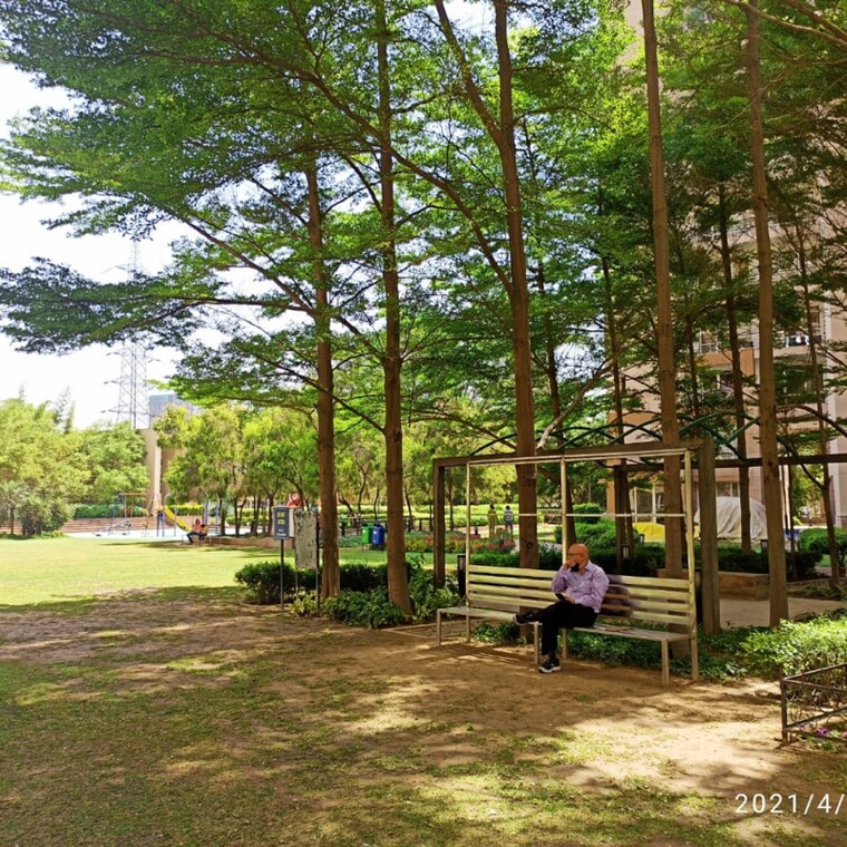 Garden, unitech-espace-nirvana-country 3 Bedroom 1950 Sq.Ft. Apartment In Nirvana Country Gurgaon 9143972