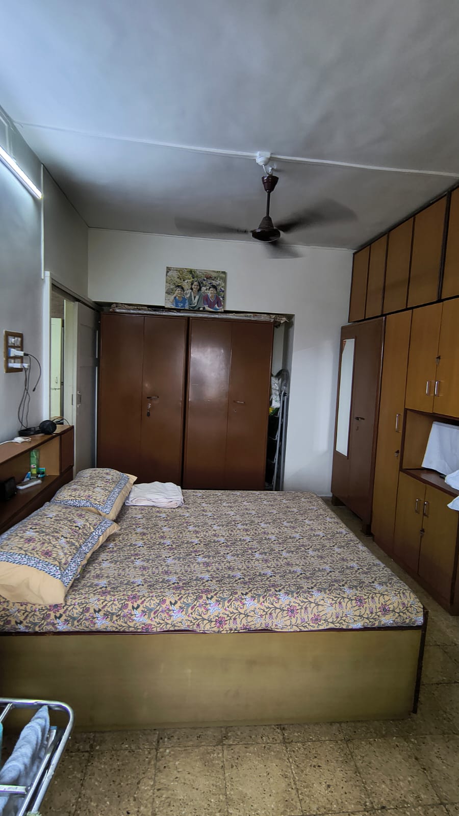 1 BHK + Extra Room Apartment For Rent in Thane East