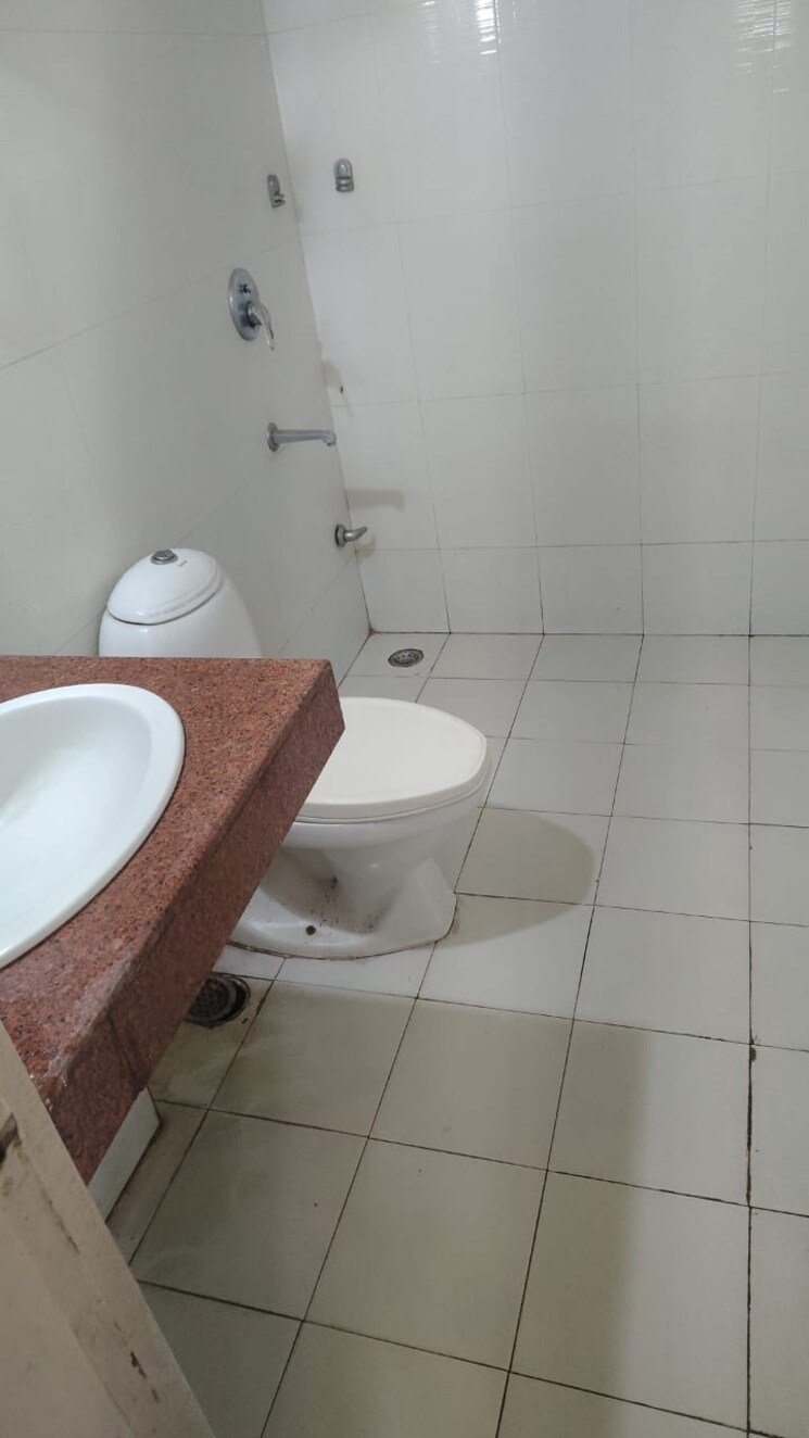 Bathroom, sector 50 3 Bedroom 1836 Sq.Ft. Builder Floor In Sector 50 Gurgaon 9144035