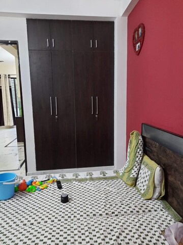 Furnished Amenities in 3 BHK Builder Floor at Sector 50 – for Rent