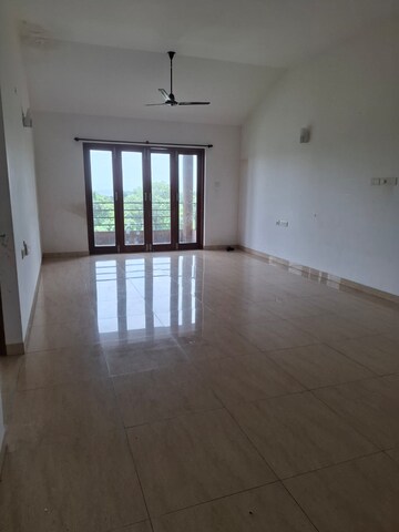 Room in 2 BHK Apartment at Kadamba Plateau – for Sale