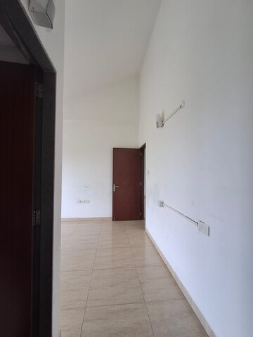 Room in 2 BHK Apartment at Kadamba Plateau – for Sale