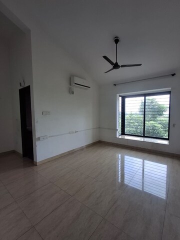 Room in 2 BHK Apartment at Kadamba Plateau – for Sale