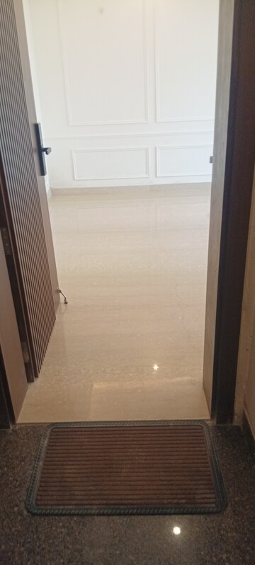 Room in 3 BHK Builder Floor at MKS County, Sohna Sector 2 – for Sale