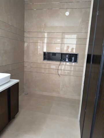 Bathroom in 4 BHK Builder Floor at Green Fields Colony – for Rent