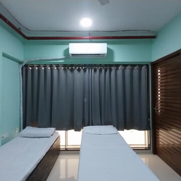 Team Area in  Pg at Goregaon West – for Rent