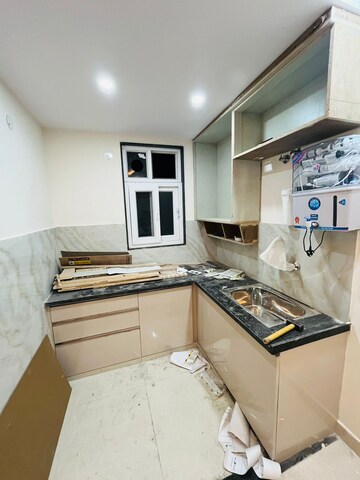 Kitchen in 1 BHK Builder Floor at Sector 40 – for Rent