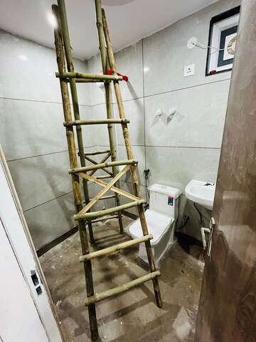 Staircase in 1 BHK Builder Floor at Sector 40 – for Rent