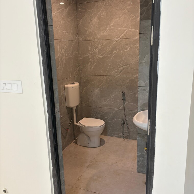 Bathroom, nipania 3 Bedroom 1892 Sq.Ft. Apartment In Nipania Indore 9144147