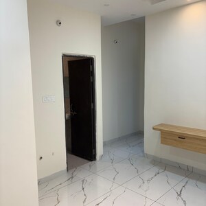 Room in 3 BHK Apartment at Nipania – for Sale