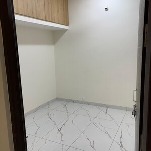 Room in 3 BHK Apartment at Nipania – for Sale