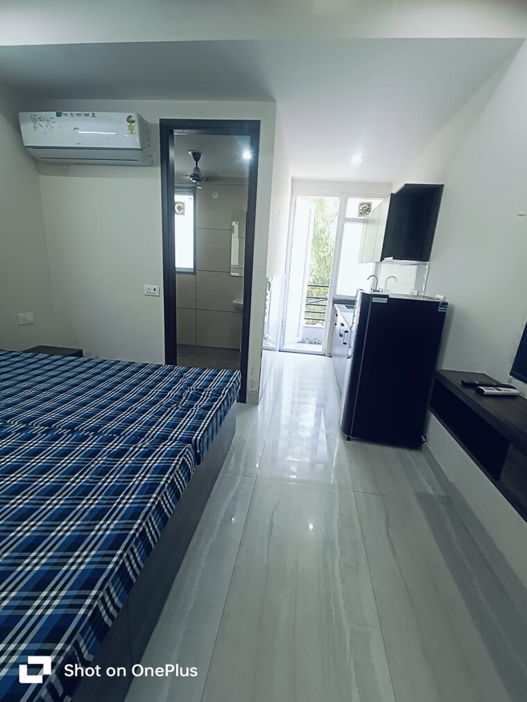 Room, dlf city phase 3 1 RK 305 Sq.Ft. Apartment In Dlf City Phase 3 Gurgaon 9144127