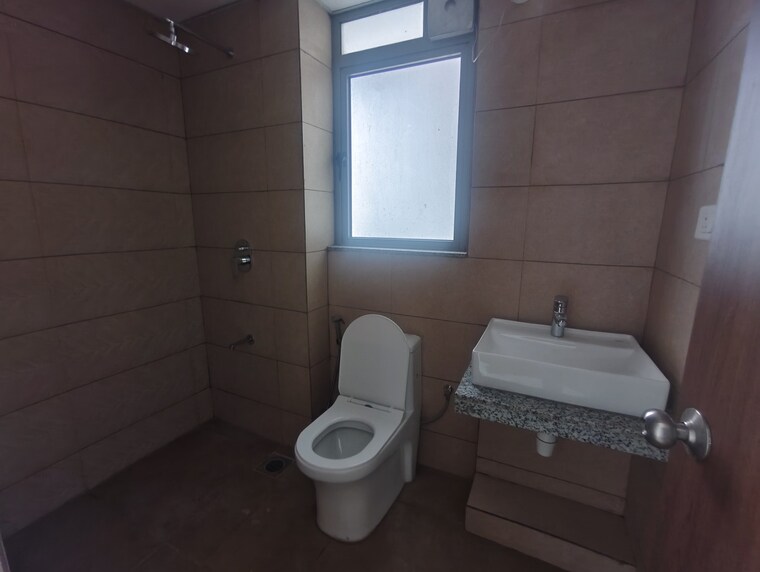 Bathroom, kalpataru-immensa 1 Bedroom 450 Sq.Ft. Apartment In Kolshet Road Thane 9144191