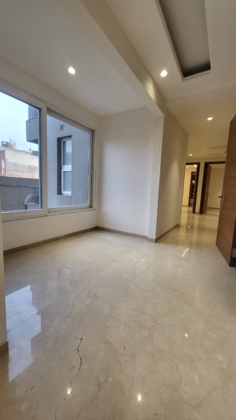 Room, greater kailash ii 3 Bedroom 2200 Sq.Ft. Apartment In Greater Kailash ii Delhi 9144222