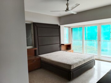 Bedroom in 3 BHK Apartment at Juhu – for Rent