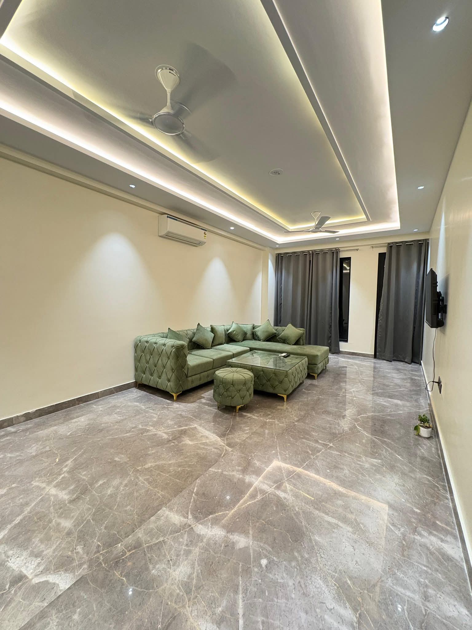 2 BHK + Study Room Apartment For Rent in Emaar Emerald Estate