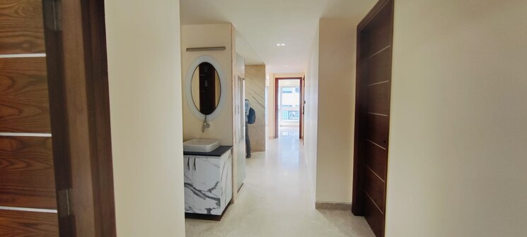 Bathroom, hauz khas 4 Bedroom 282 Sq.Yd. Builder Floor In Hauz Khas Delhi 9144403