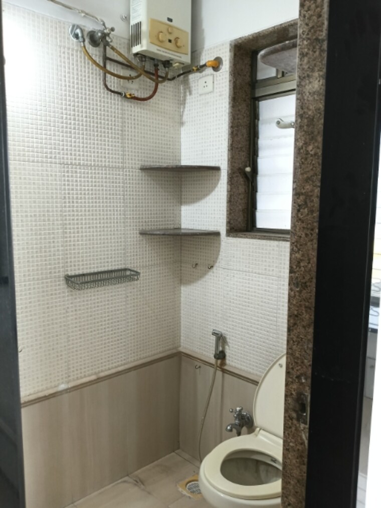 Bathroom, concrete-sai-sansar 3 Bedroom 1225 Sq.Ft. Apartment In Chembur Mumbai 9144405