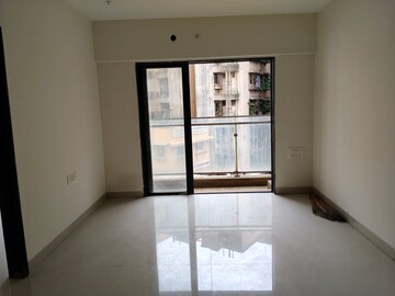 Room in 2.5 BHK Apartment at Hubtown Hillcrest, Andheri East – for Rent