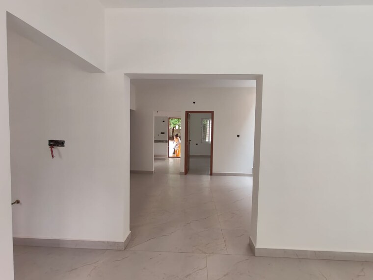 Room, malur hosur road 3 Bedroom 2100 Sq.Ft. Villa In MaluR Hosur Road Bangalore 9142500