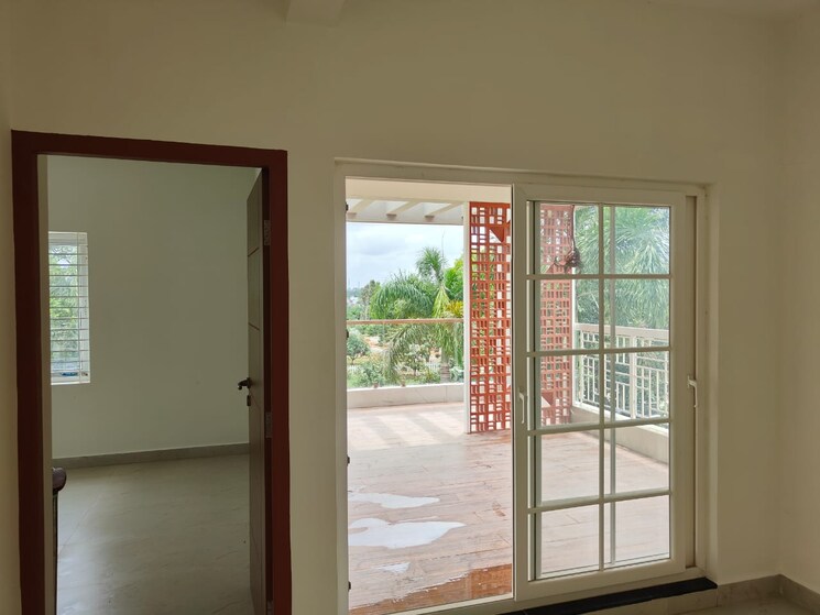 Room, malur hosur road 3 Bedroom 2100 Sq.Ft. Villa In MaluR Hosur Road Bangalore 9142500