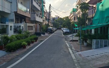 Plot For Sale in Sector 40