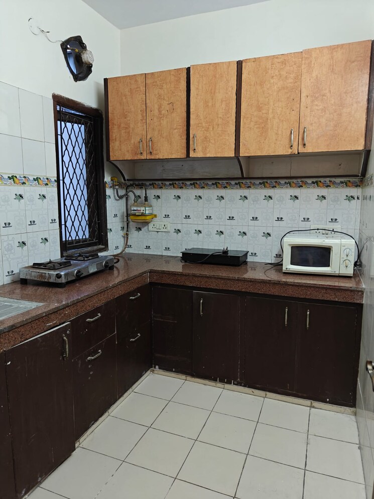 Kitchen, greater kailash i 2 Bedroom 208 Sq.Yd. Builder Floor In Greater Kailash I Delhi 9144487