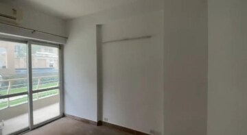 Room in 3.5 BHK Apartment at BPTP The Resort, Sector 75 – for Sale