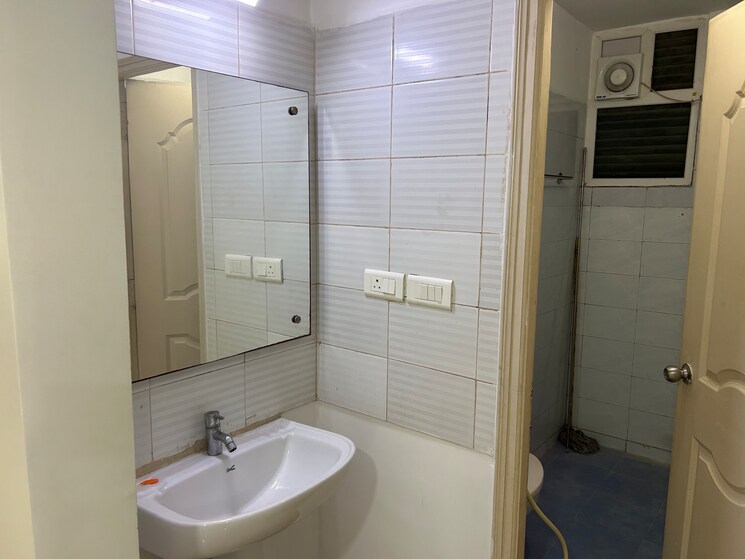 Bathroom, pws-7-hills 3 Bedroom 2100 Sq.Ft. Apartment In Narsingi Hyderabad 9144489