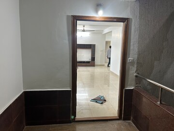 Room in 3 BHK Apartment at PWS 7 Hills, Narsingi – for Rent