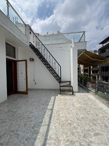 3 BHK Builder Floor – Exterior View View at Veera Safdarjung Enclave, Safdarjung Enclave - for Rent