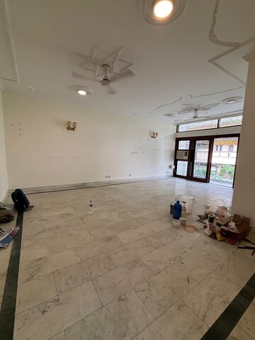Master Bedroom in 3 BHK Builder Floor at Veera Safdarjung Enclave, Safdarjung Enclave – for Rent