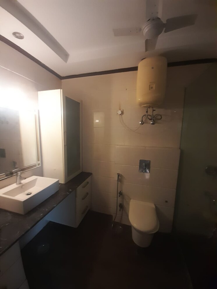 Attached Bathroom, anand niketan 4 Bedroom 400 Sq.Yd. Builder Floor In Anand Niketan Delhi 9144629