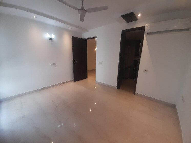 Room, anand niketan 4 Bedroom 400 Sq.Yd. Builder Floor In Anand Niketan Delhi 9144629