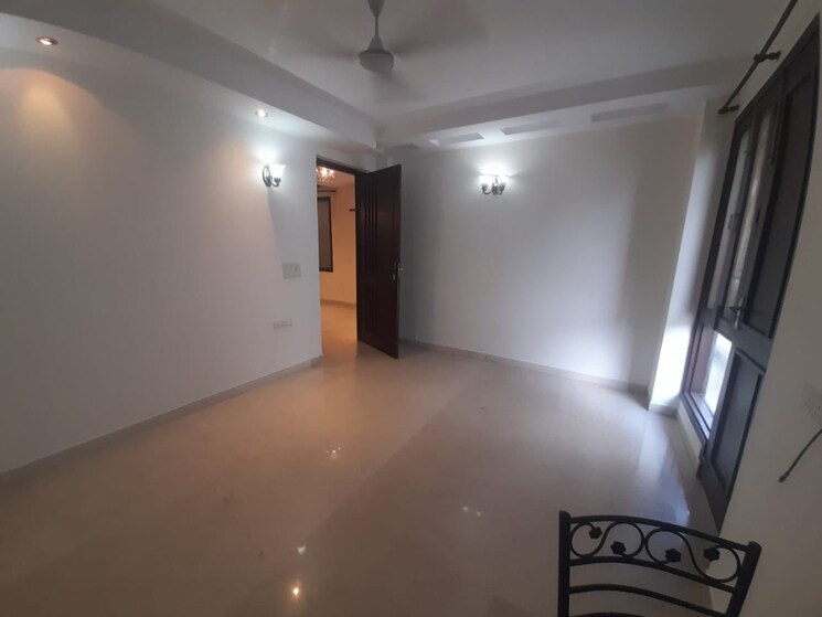 Room, anand niketan 4 Bedroom 400 Sq.Yd. Builder Floor In Anand Niketan Delhi 9144629