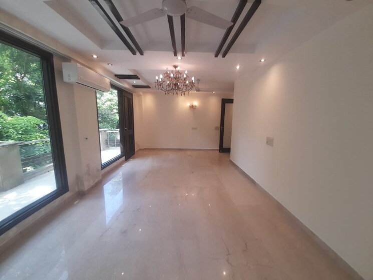 Room, anand niketan 4 Bedroom 400 Sq.Yd. Builder Floor In Anand Niketan Delhi 9144629