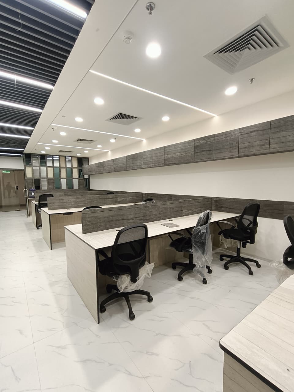 Office Space For Rent in Mani Casadona