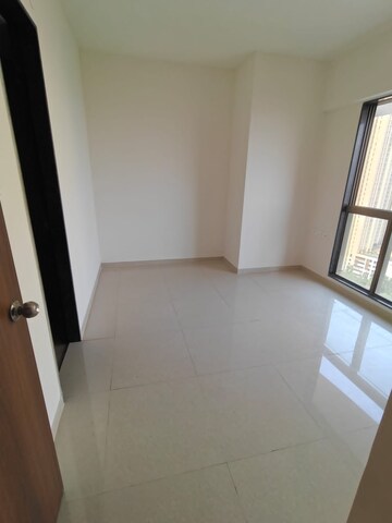 Room in 2 BHK Apartment at Runwal Eirene, Balkum Pada – for Rent