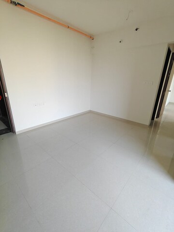 Room in 2 BHK Apartment at Runwal Eirene, Balkum Pada – for Rent