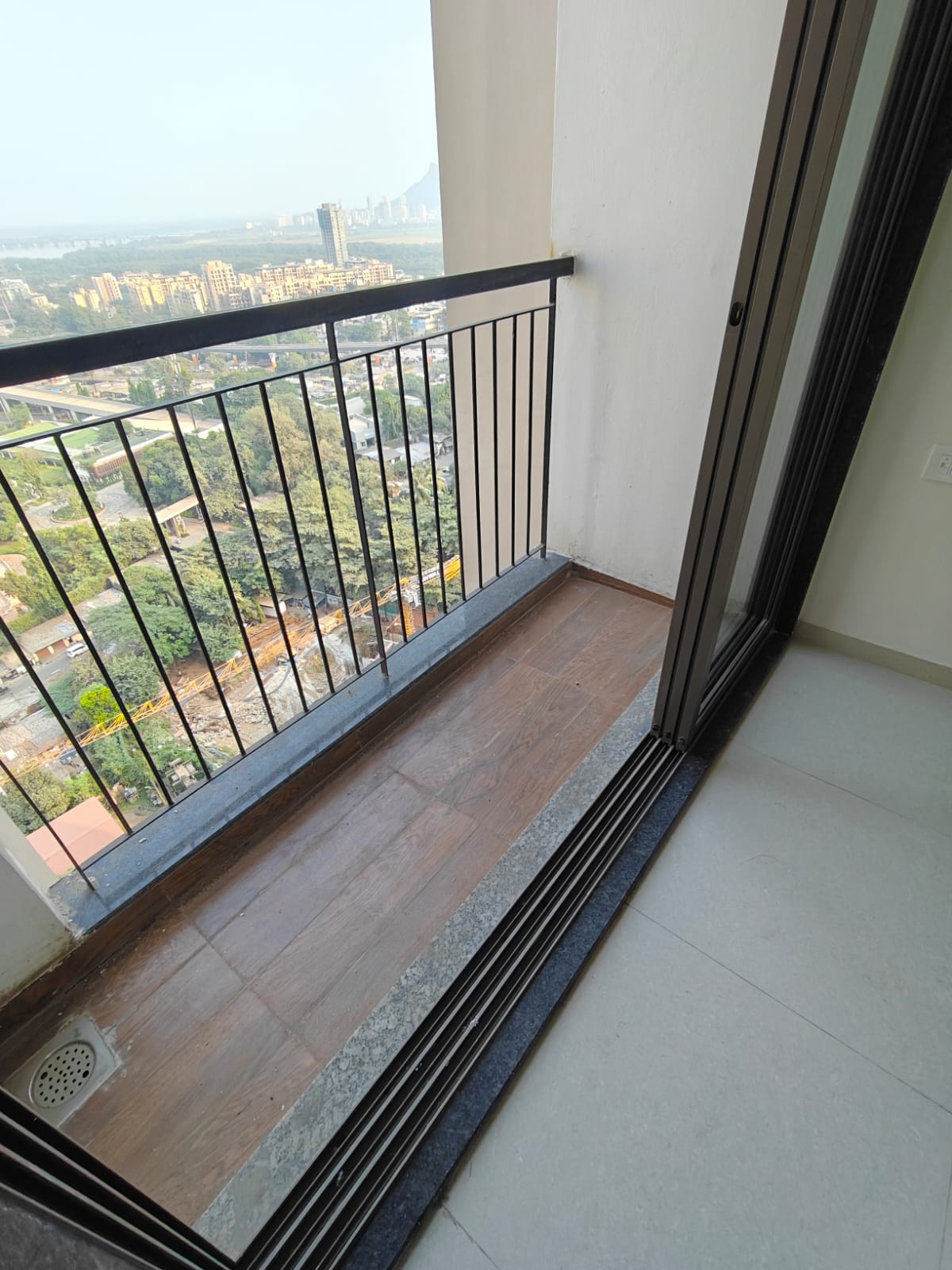 2 BHK + Extra Room Apartment For Rent in Runwal Eirene