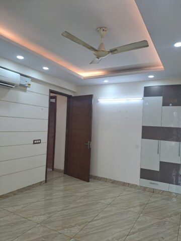 Building Lobby in 4 BHK Builder Floor at Eros Rosewood City, Sector 49 – for Rent