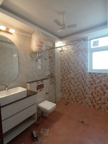 Bathroom in 4 BHK Builder Floor at Eros Rosewood City, Sector 49 – for Rent