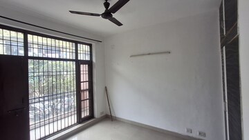 Room in 2 BHK Apartment at Vip Road – for Rent