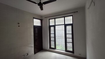 Room in 2 BHK Apartment at Vip Road – for Rent